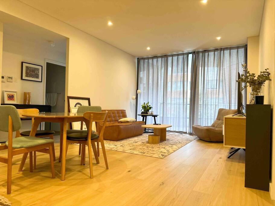 Apartment Inner City Glebe Designer W Free Parking